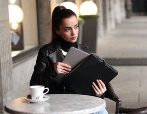 Laptoptasche aus Leder Shooting